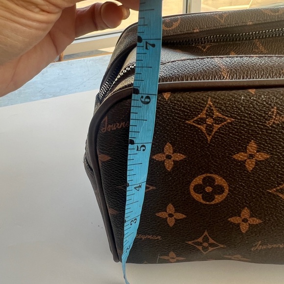 Journeyman Monogram double zipper toiletries/ make up travel bag. High end vibes - Picture 5 of 13